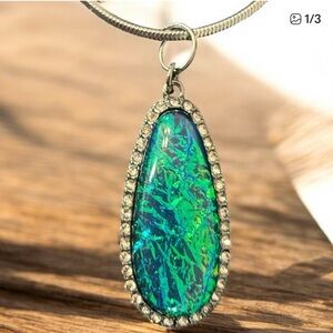 Gorgeous Blue/Green Teardrop Pendant Necklace